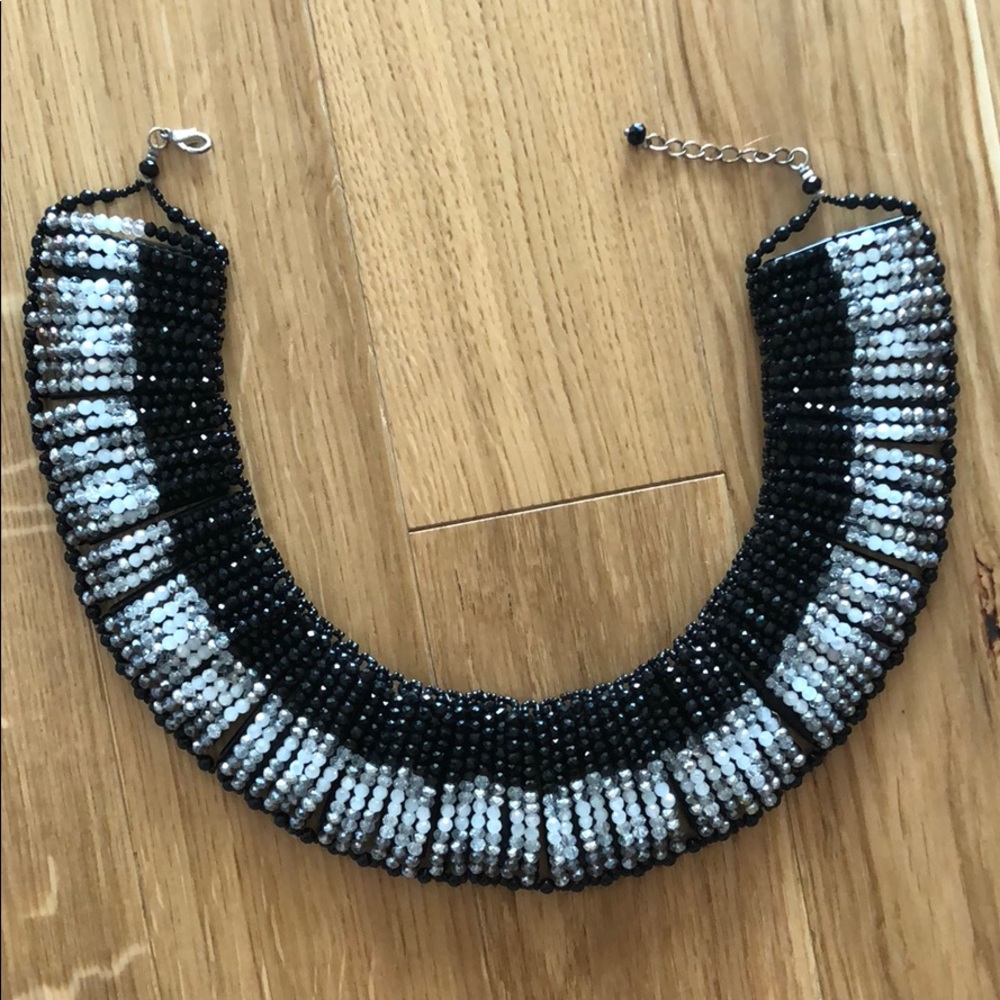 Collar beaded necklace